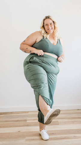 femme plus size body positive mode sur mesure