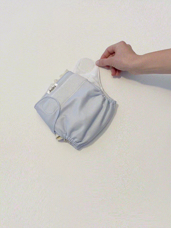 Disposing - Fitting the diaper