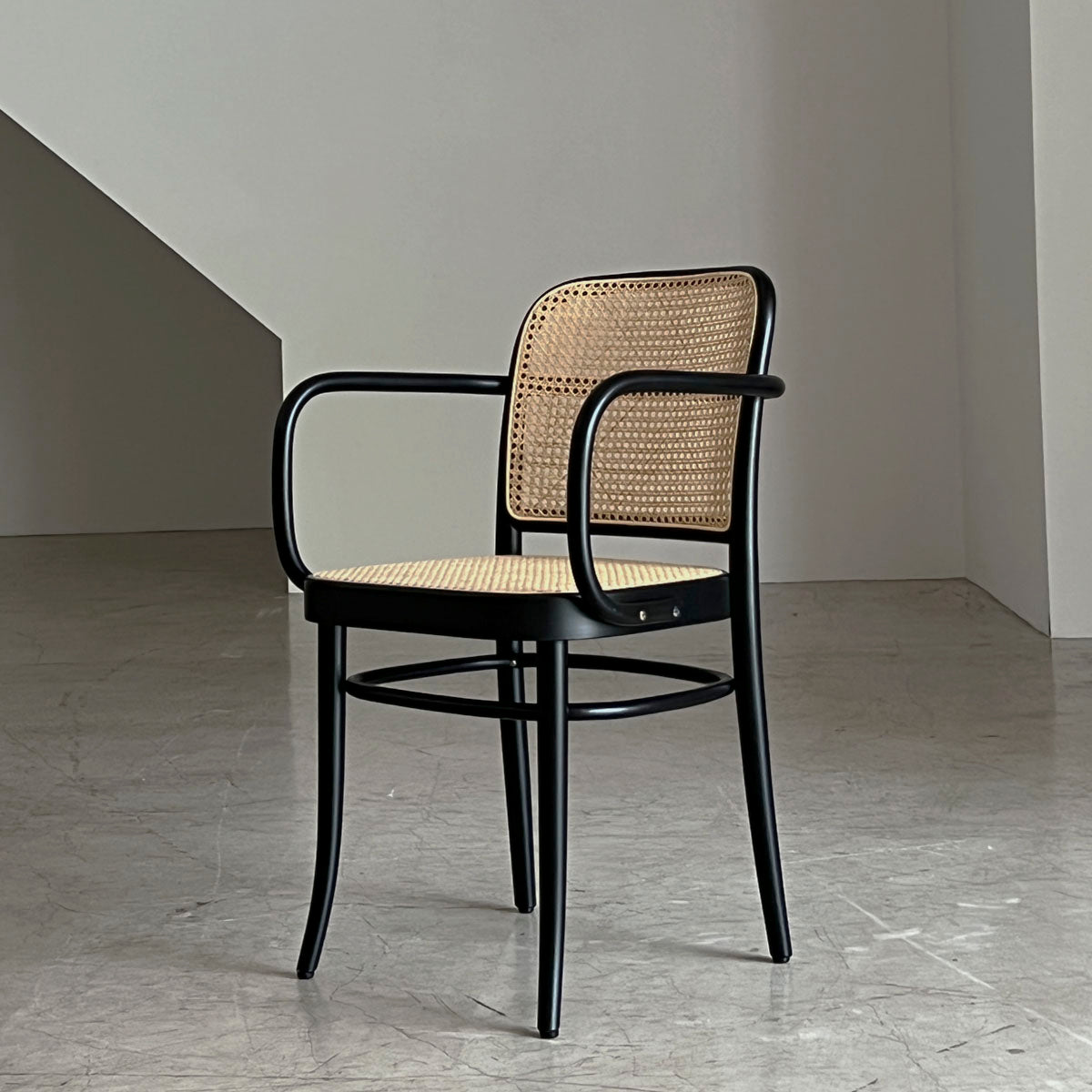 TON No.811 Arm Chair Black ヨーゼフ・ホフマン THONET Josef Hoffman –