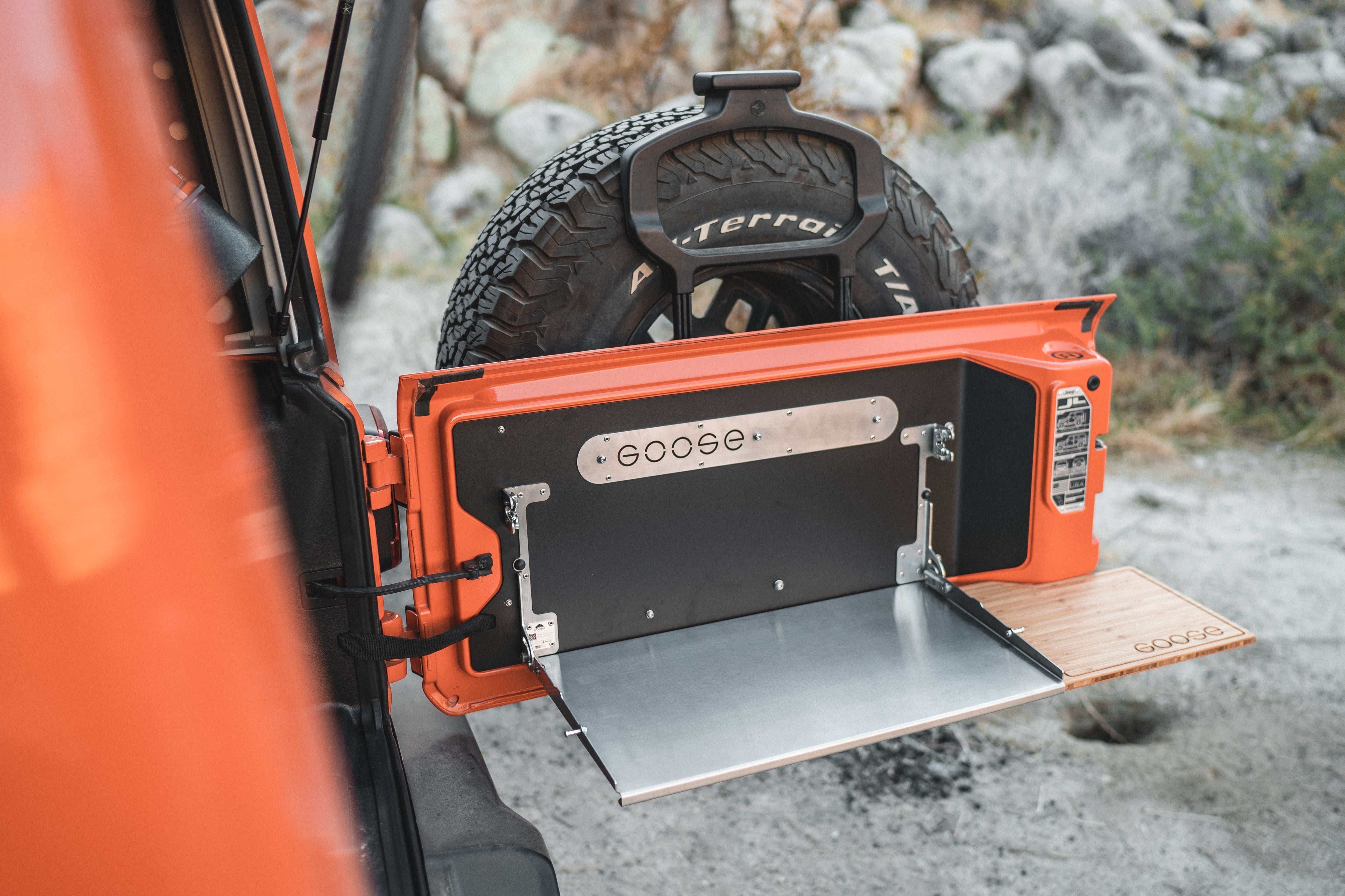Jeep Wrangler 2018-Present JL / JLU - Goose Gear Tailgate Table – Tactical  Application Vehicles