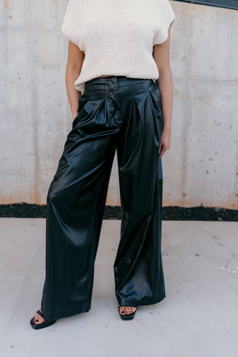 SUESADA fAKE leather wide pants オンライン販売店