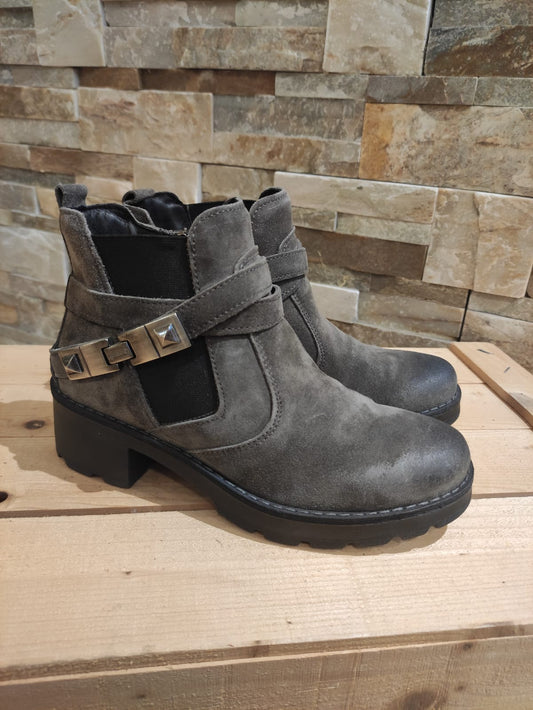 Scarpa allacciata donna-FRAU – Calzature principe