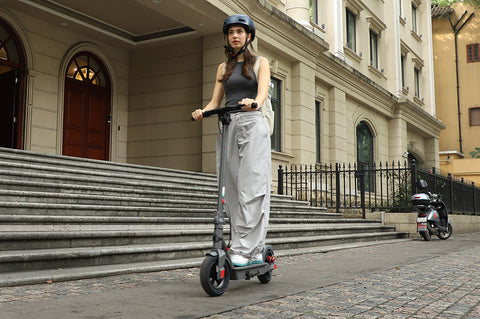 Xander Max is a folding electric scooter from Hovsco, budget-friendly