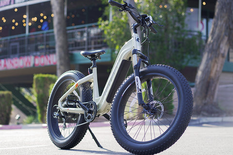 Hovsco ebike all contains a front suspension fork with 60-80mm travel from Zoom