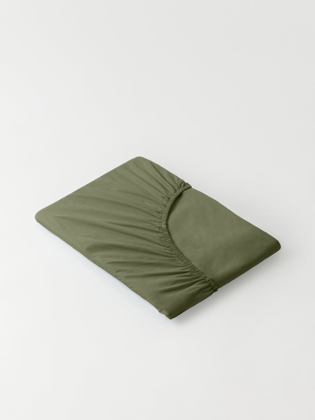 Billede af DAWN - Percale Faconlagen (140x200x35) - Olive - 100% økologisk bomuld - Army grønt