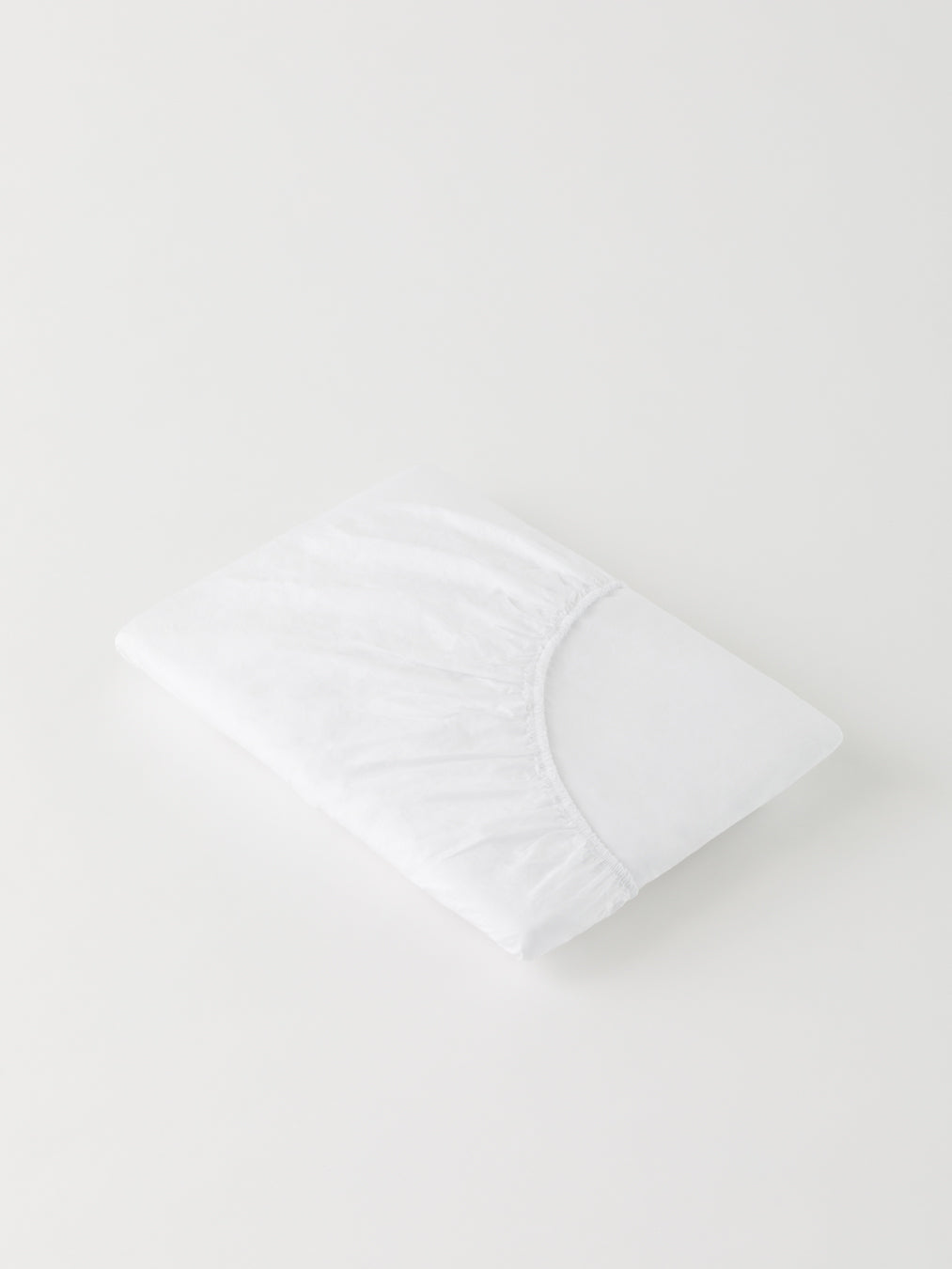 Se DAWN - Percale Faconlagen (180x200x35) - Bright White - 100% økologisk bomuld - Hvidt hos Dawndesigns.dk