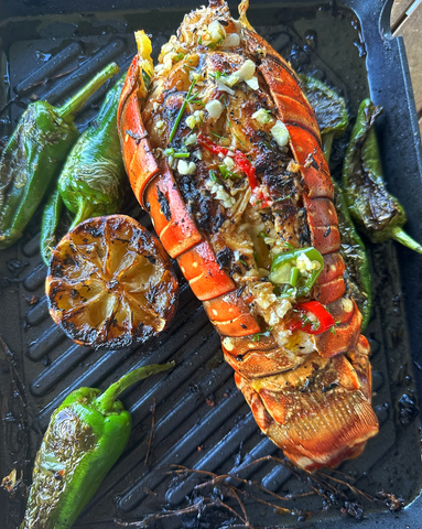 Gegrillte Languste mit Gewürzen und Olivenöl