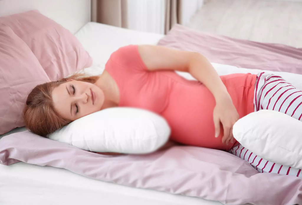 Sleeping With Pillow Between Legs; Can It Benefit Pregnant Women