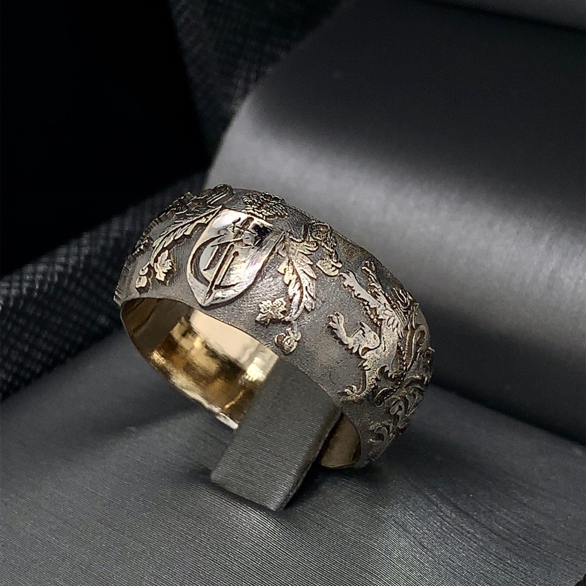 of Arm Ring, Gold Crest Ring, Family Ring, Coat of A - Dinara Studio