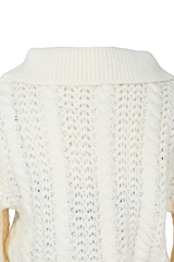 Big collar white knit