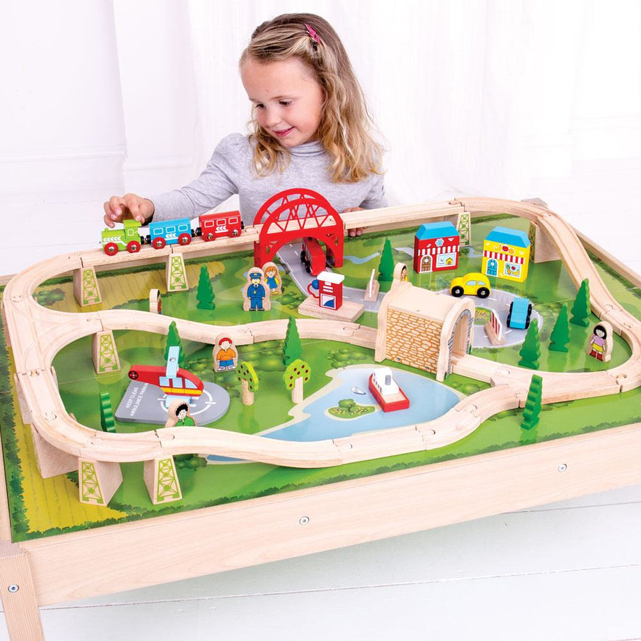 bigjigs city train set and table