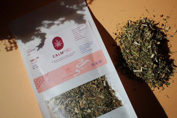 oh les femmes Vrac de tisane infusion aux 7 plantes et CBD calm'oh 40gr sur fond crème