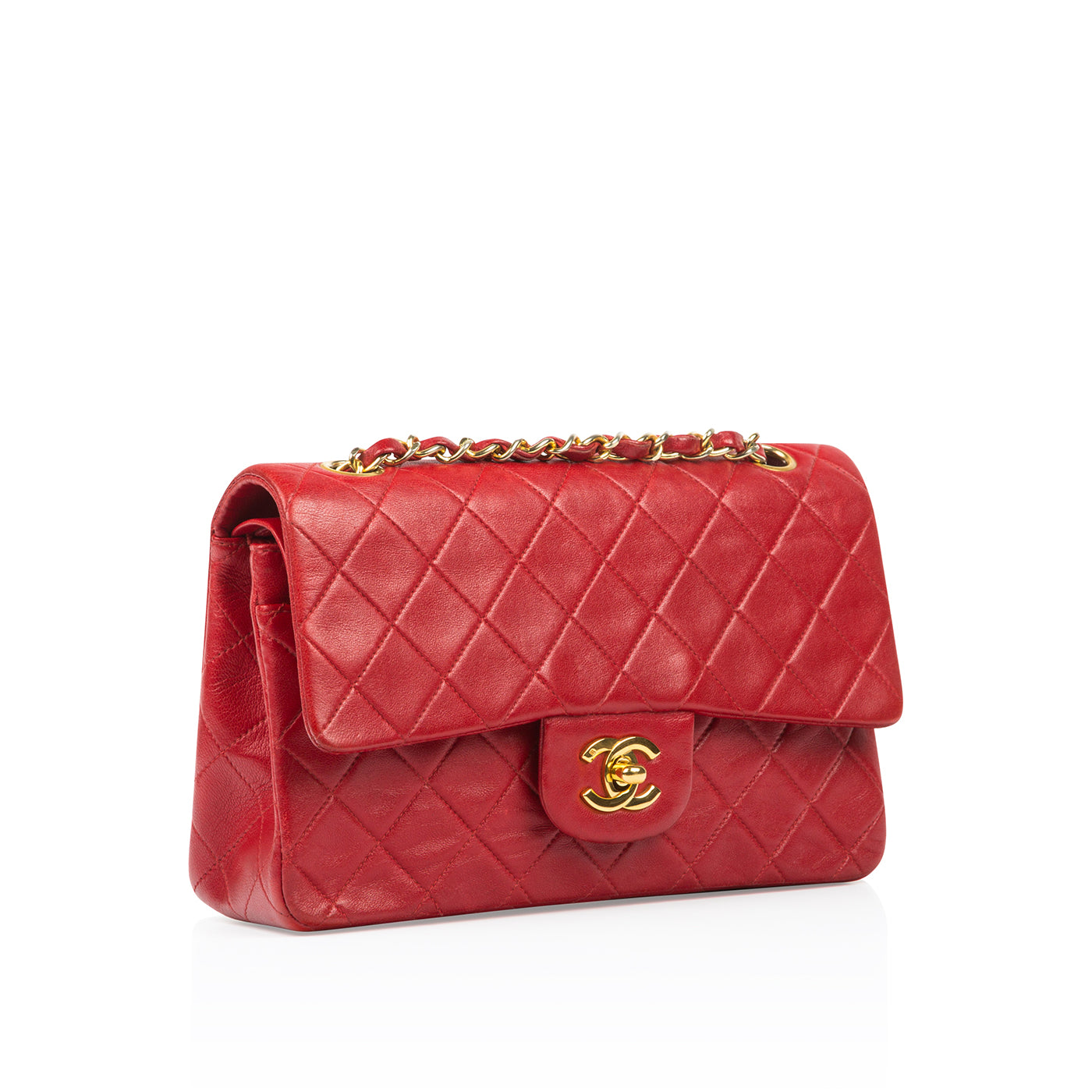 Chanel Classic Flap shoulder bag in Red quilted lambskin GHW For Sale at  1stDibs