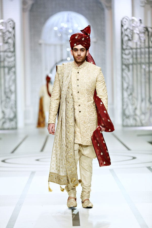 Latest Pakistani Sherwani Designs 2020 To Look Dapper Sherwani Man Dress Design Indian Groom 8708