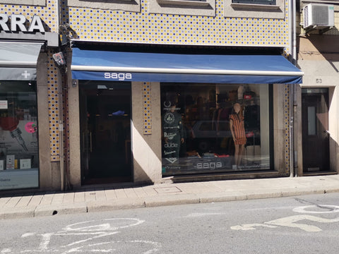 Saga Retail Store na Rua Costa Cabral nº47 no Porto, Portugal. Exterior.