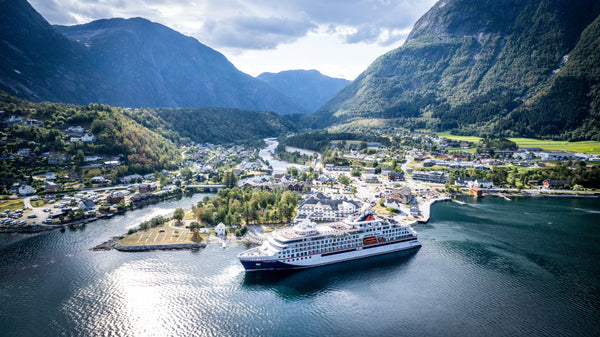 Cruise ship trip to Norwegian town