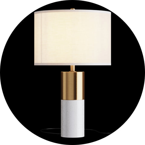 Une Lampe de Chevet de grande qualité en Albâtre avec un liseron doré.