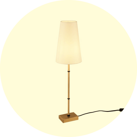 une lampe de chevet simple et classique en laiton doré