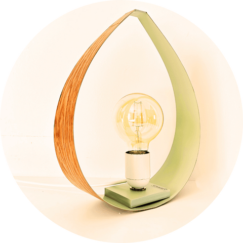 Une Lampe en Forme de Goutte d'Eau de couleur vert amande.
