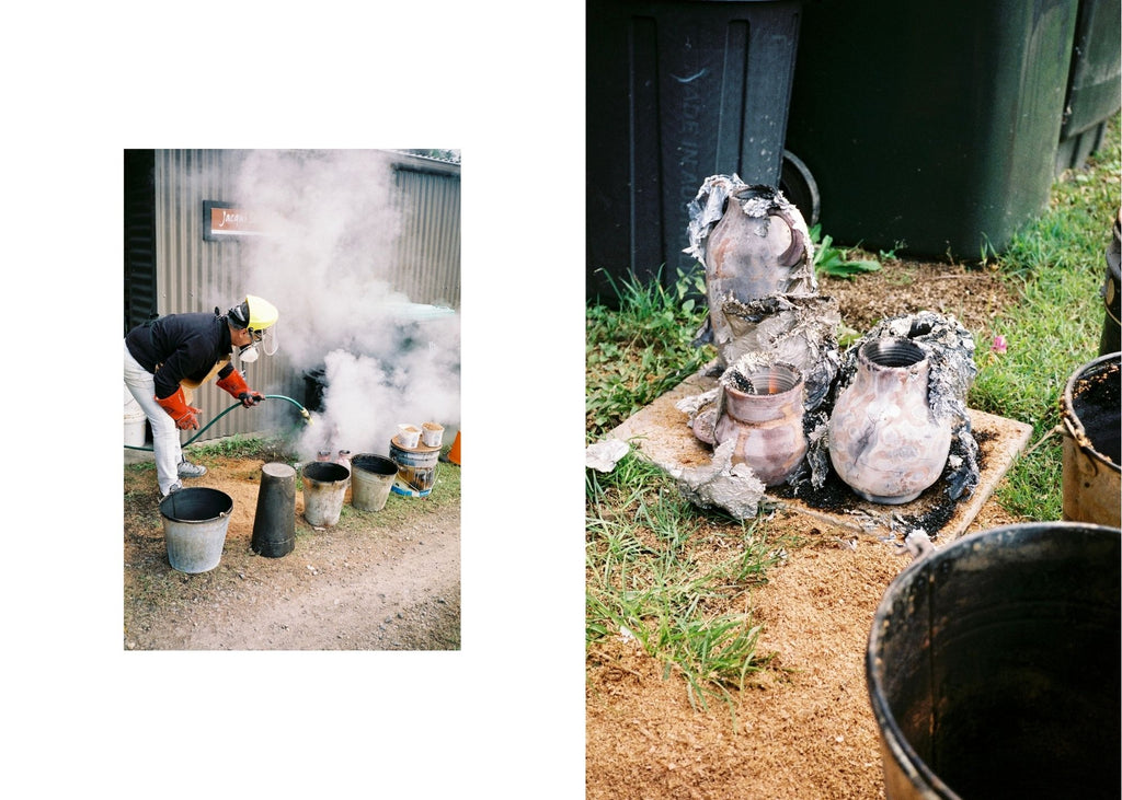 creating the Raku with sawdust