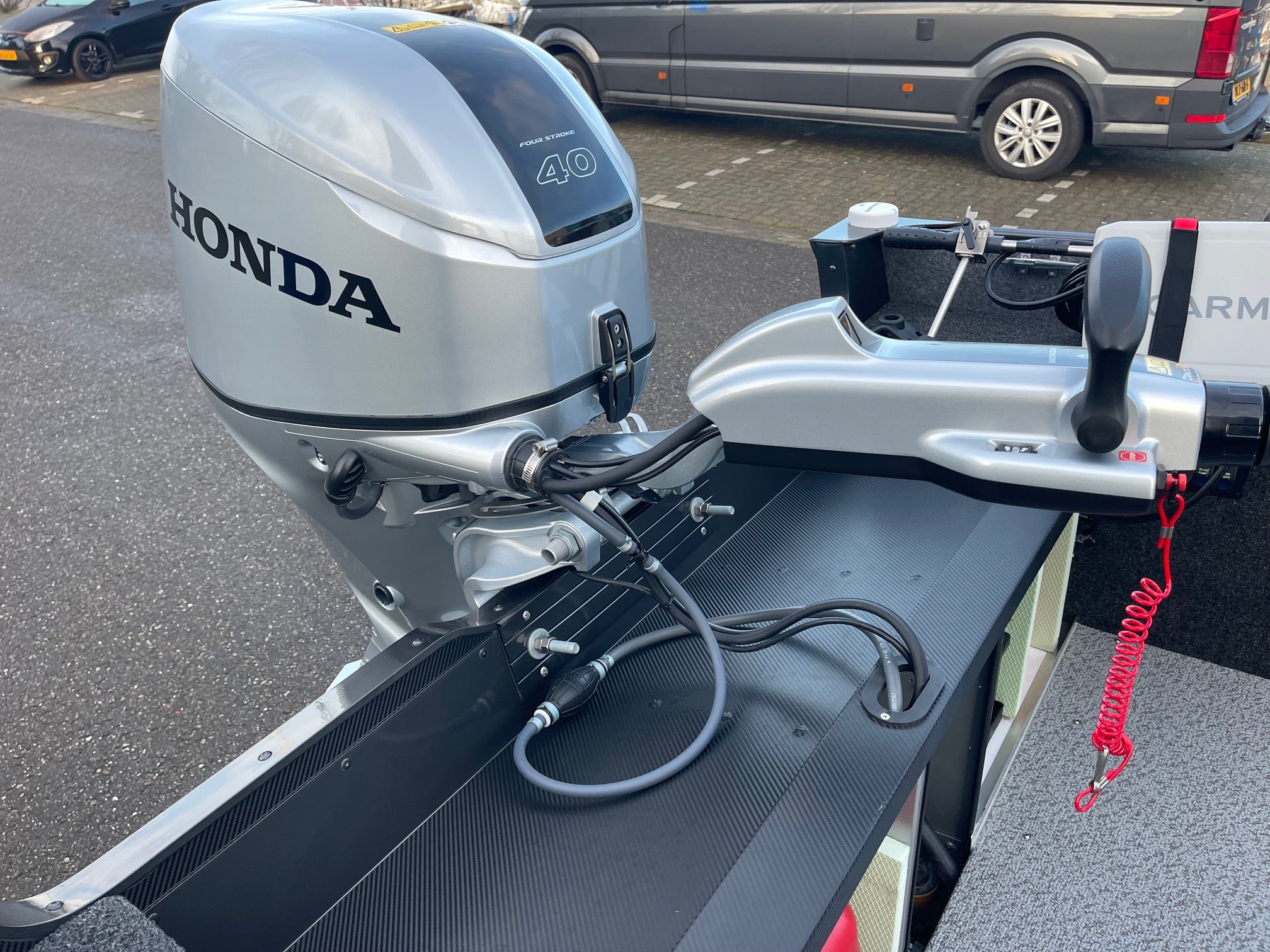 Lund 1 met Honda 40/60 pk knuppelbesturing montage
