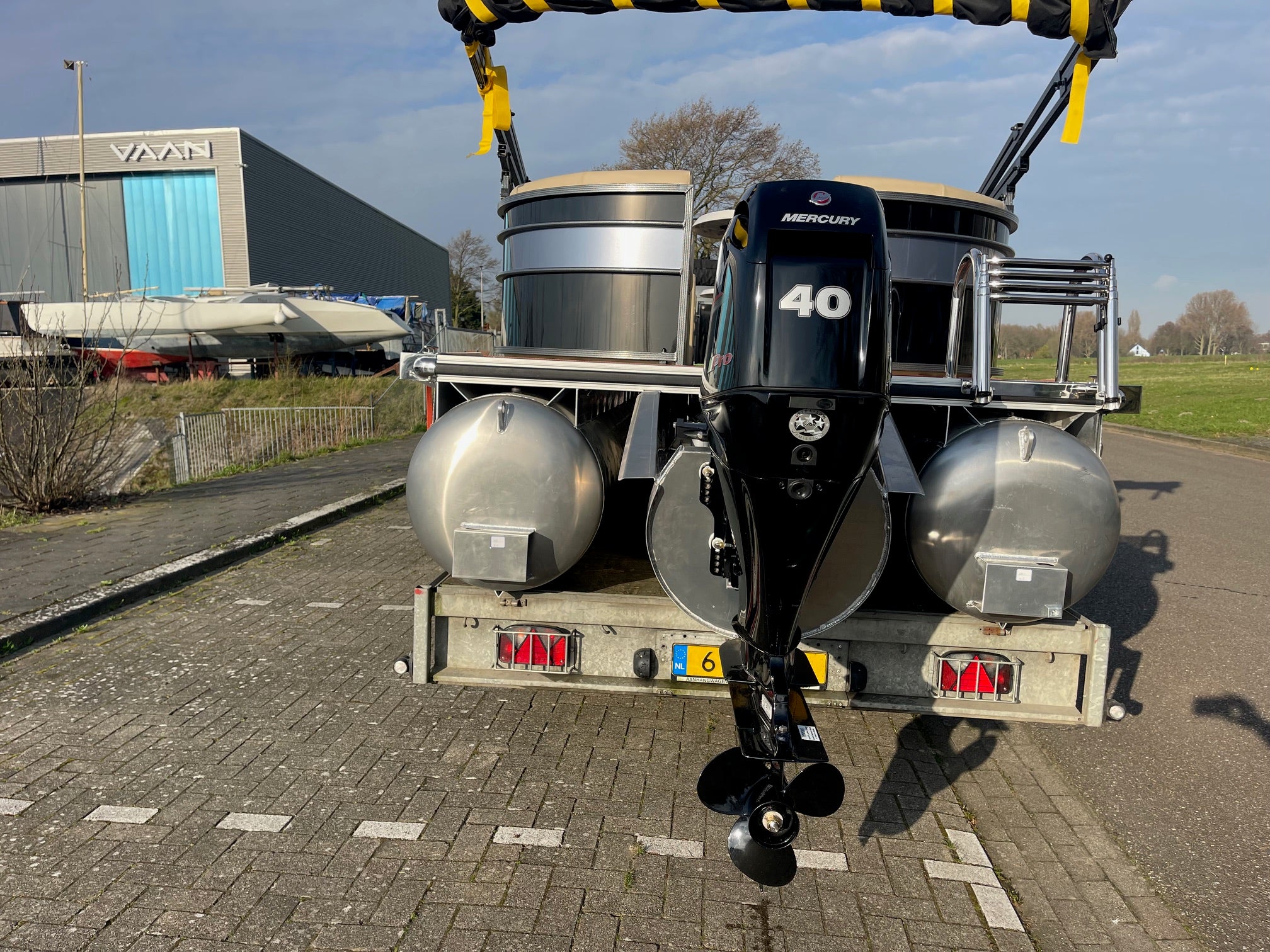 Pontonboot met Mercury 40/60 pk PRO montage