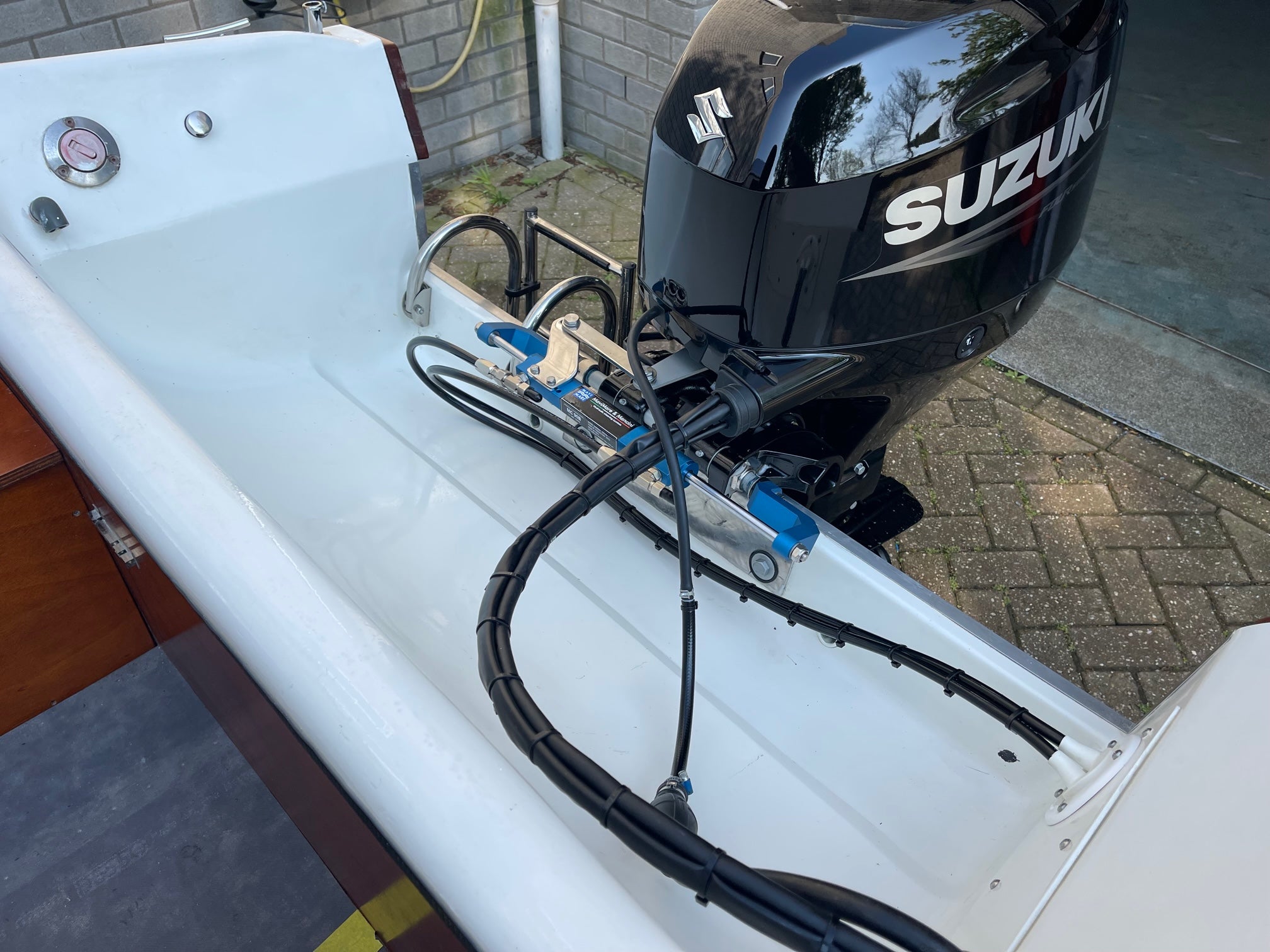 Sportboot met Suzuki 60 pk montage