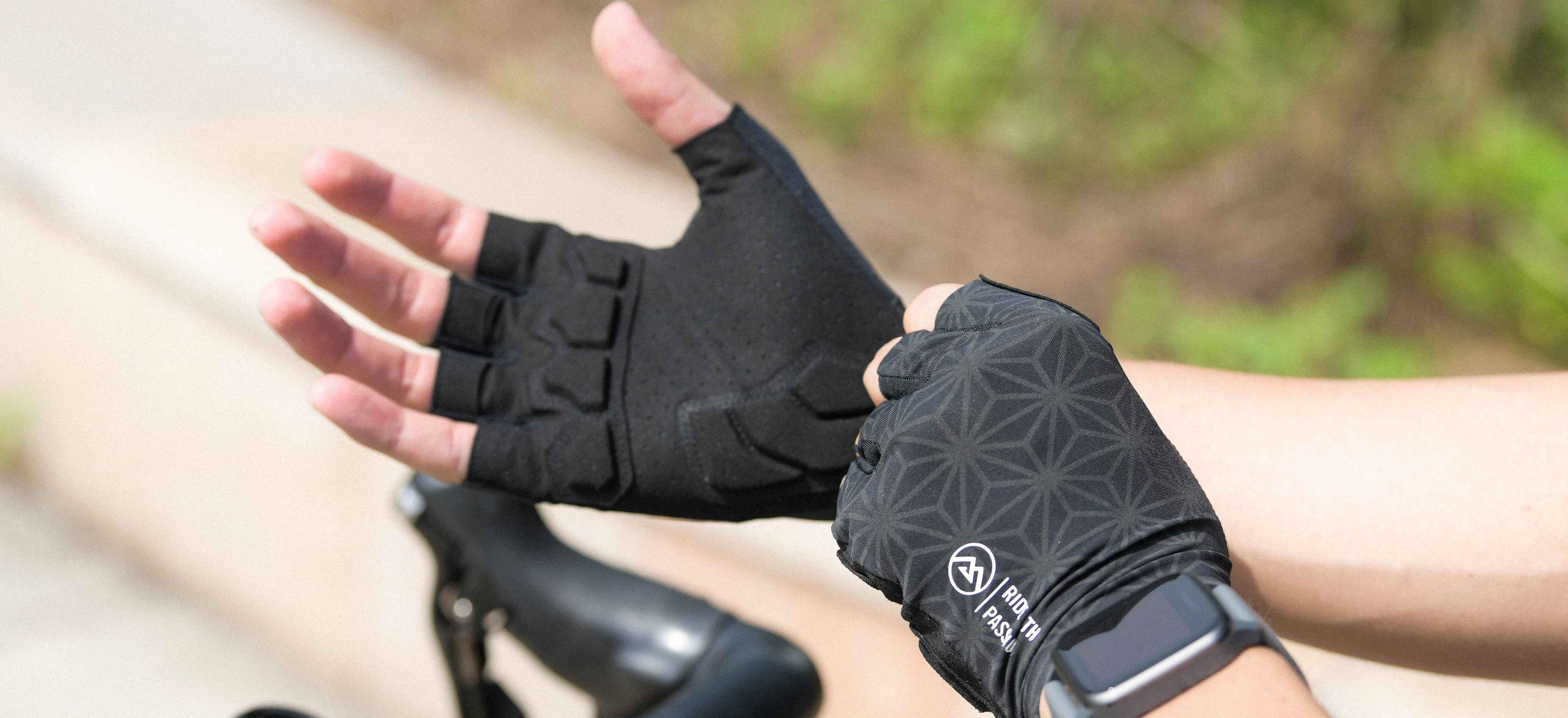 half finger cycling gloves