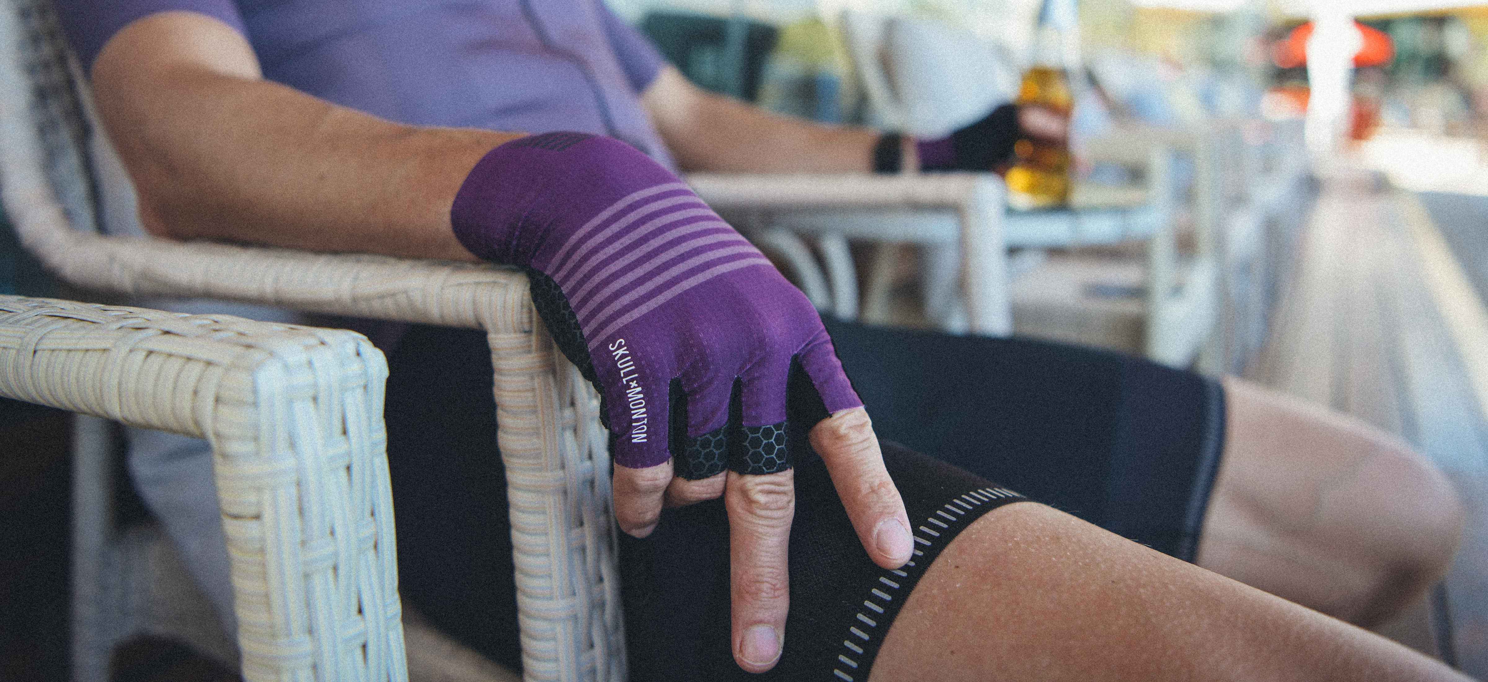 short finger cycling gloves