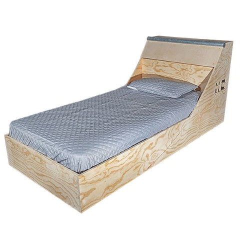 Side view of Quarter Pipe bed by OC Ramps