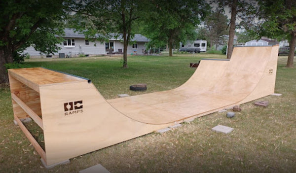 self built OC Ramps Halfpipe with Skate Paint