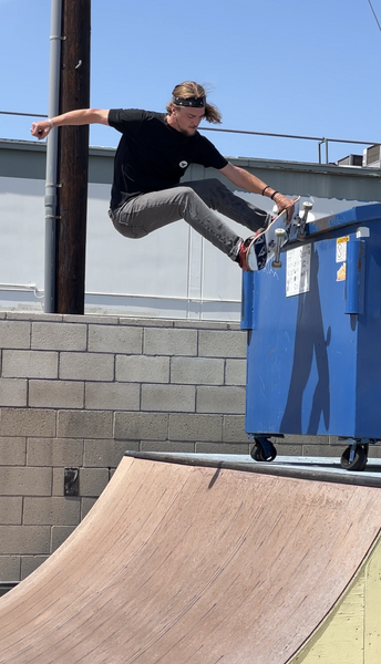 Dalton Dern skates OC Ramps 5ft Tall Halfpipe