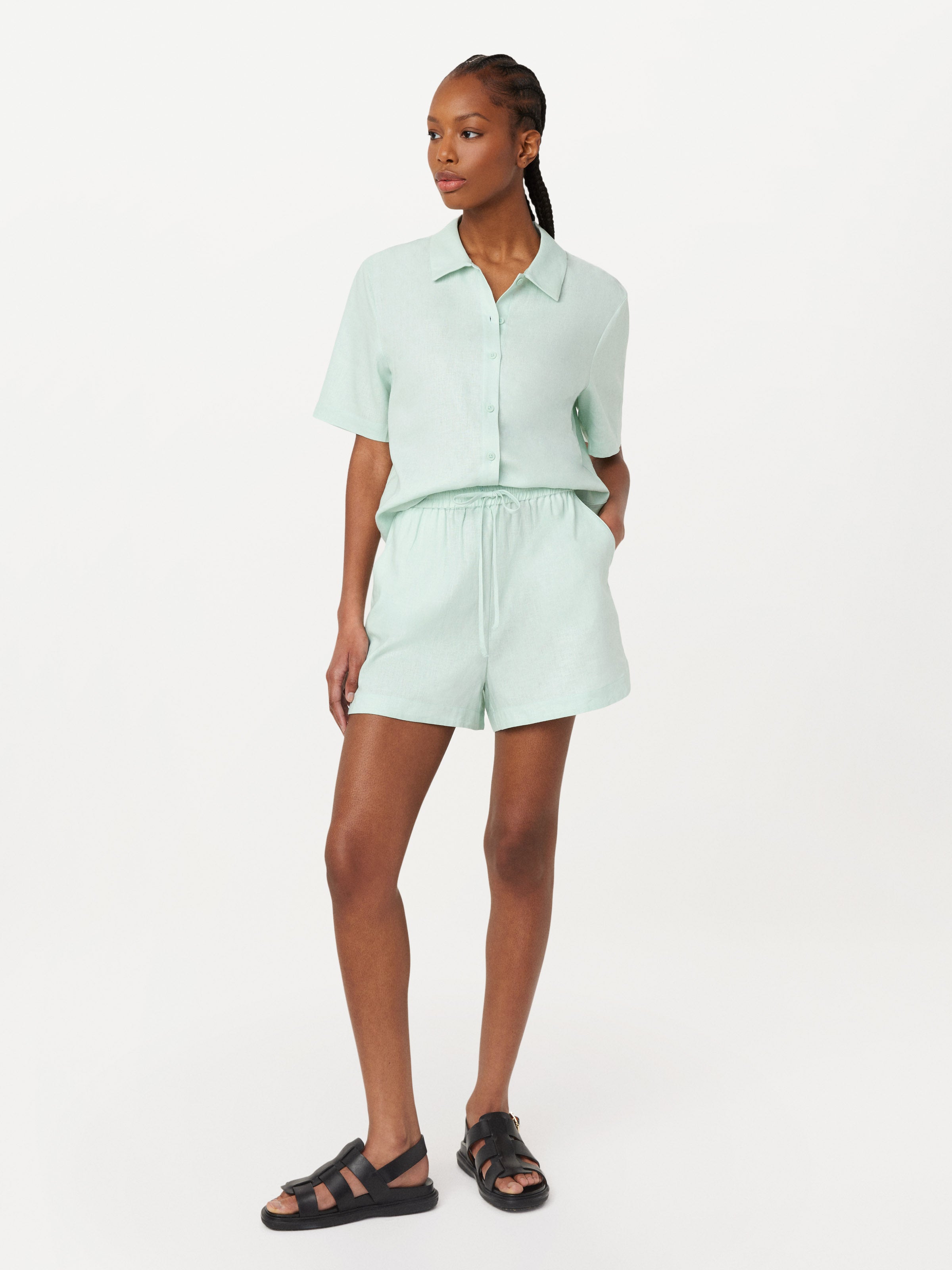 The Cropped Linen Blend Shirt in Seafoam