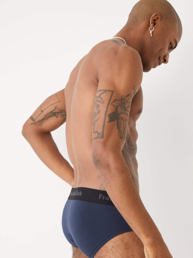 Manmade on X: We're four Canadian friends who hated our uncomfortable  cotton boxer briefs. 🥱 So we created - our own.😎 NO Chafing NO Adjusting  and NO🍒Sticking Just super comfortable, breathable boxer