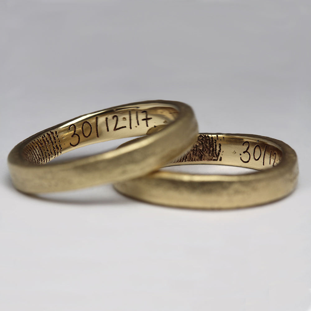 Personalised wedding rings with fingerprint and handwritten engraving ...