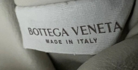 Bottega Veneta Handtasche Seriennummer Schild Vorderseite
