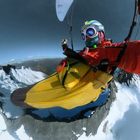 Kinga Masztalerz flying a paraglider around Mont Blanc