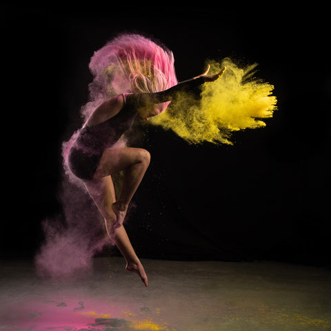 Model and dancer Danique Kuiper during color powder shoot for Het Perfecte Plaatje