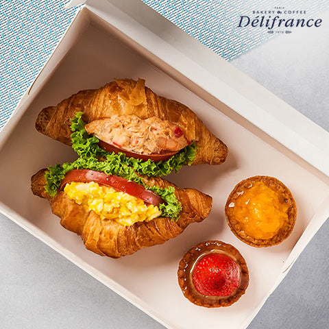 : Croissants pastry box in Singapore