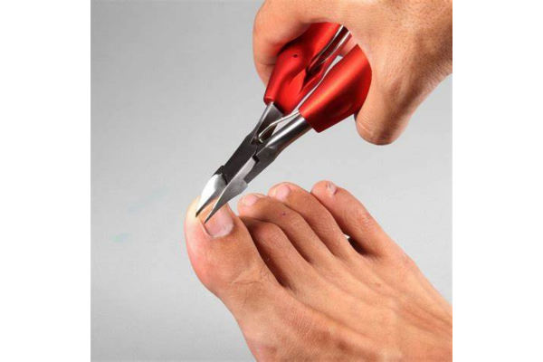 Choosing The Best Toenail Clippers For Seniors With Thick Or Ingrown Nails  – Nghia Nippers USA