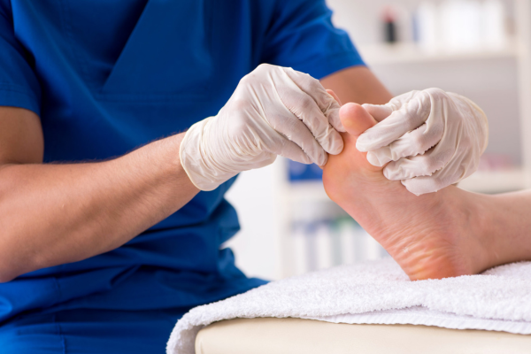 What causes ingrown toenails