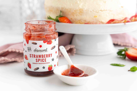 Erdbeer-Rhabarber-Torte mit BIO Erdbeer Spice Erdbeer-Fruchtaufstrich von ehrenwort. Genussmomente 