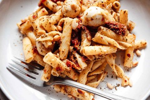 Italienischer Nudelsalat mit Gabel