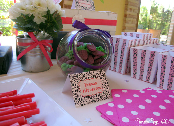Candy bar para comunión con golosinas y diseños personalizados