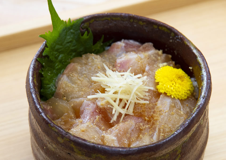 鯛のぶっかけ漬け丼