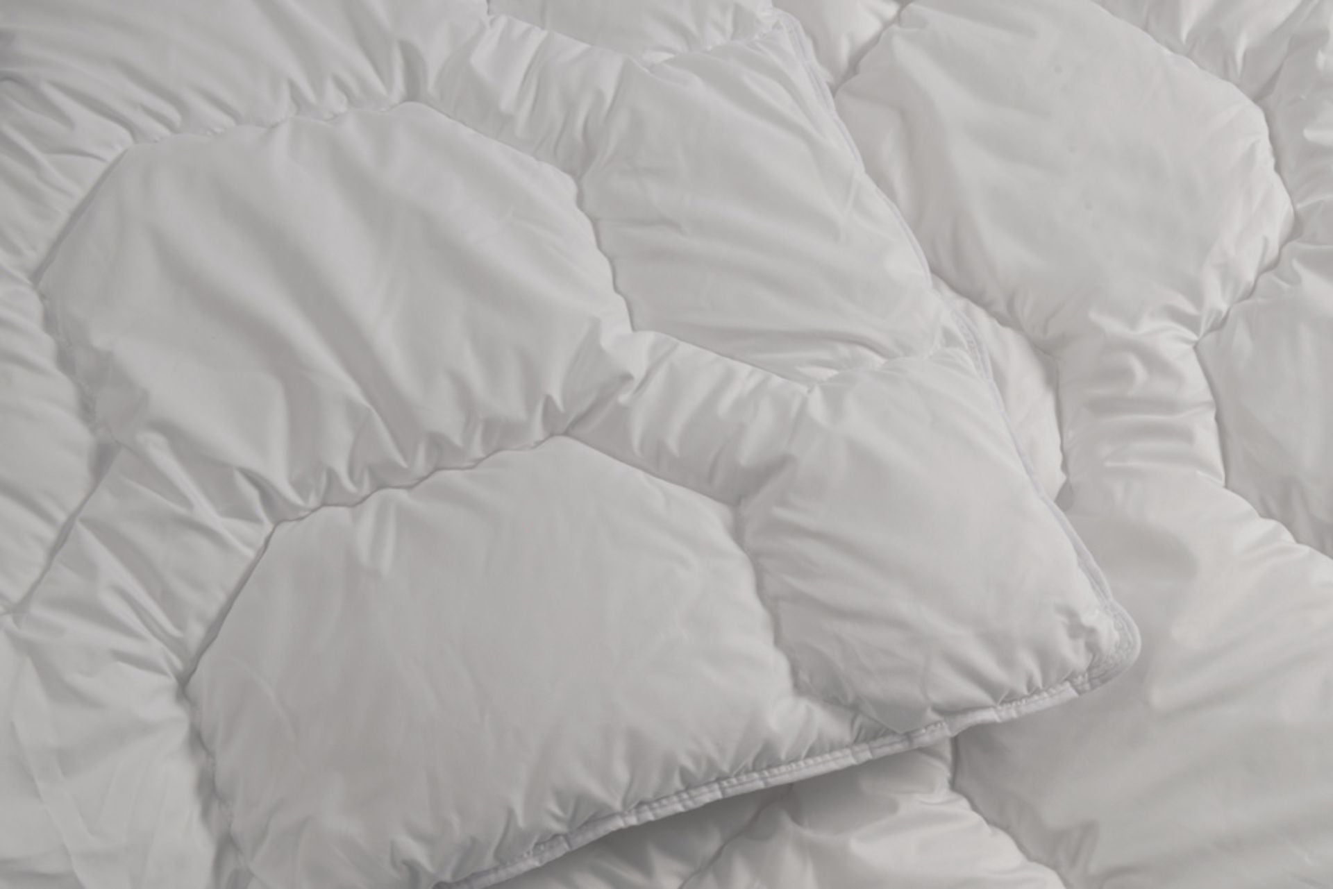 Myo Classic hotel bedding by Dorelan