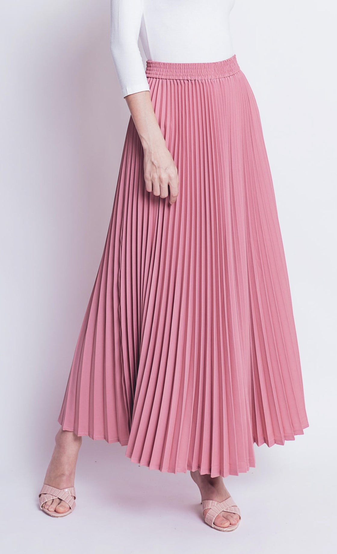 Olivia Pleated Skirt in Salmon Pink – LARNEY
