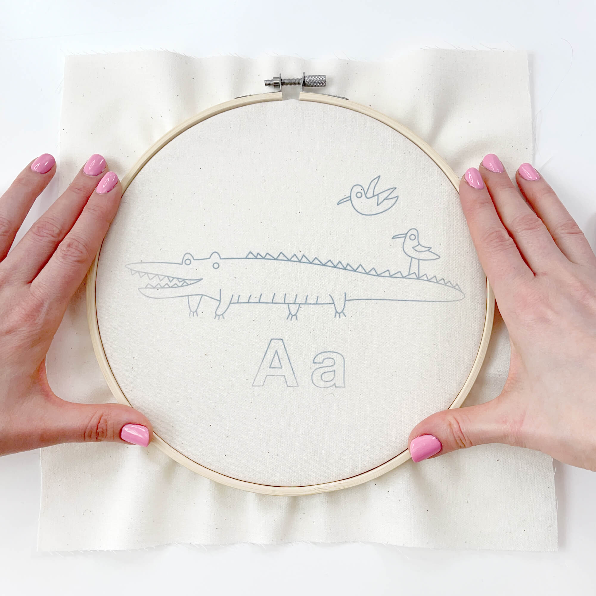 How to use an embroidery hoop