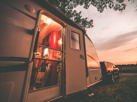 Was gehört unbedingt zu einer Camping Ausstattung?