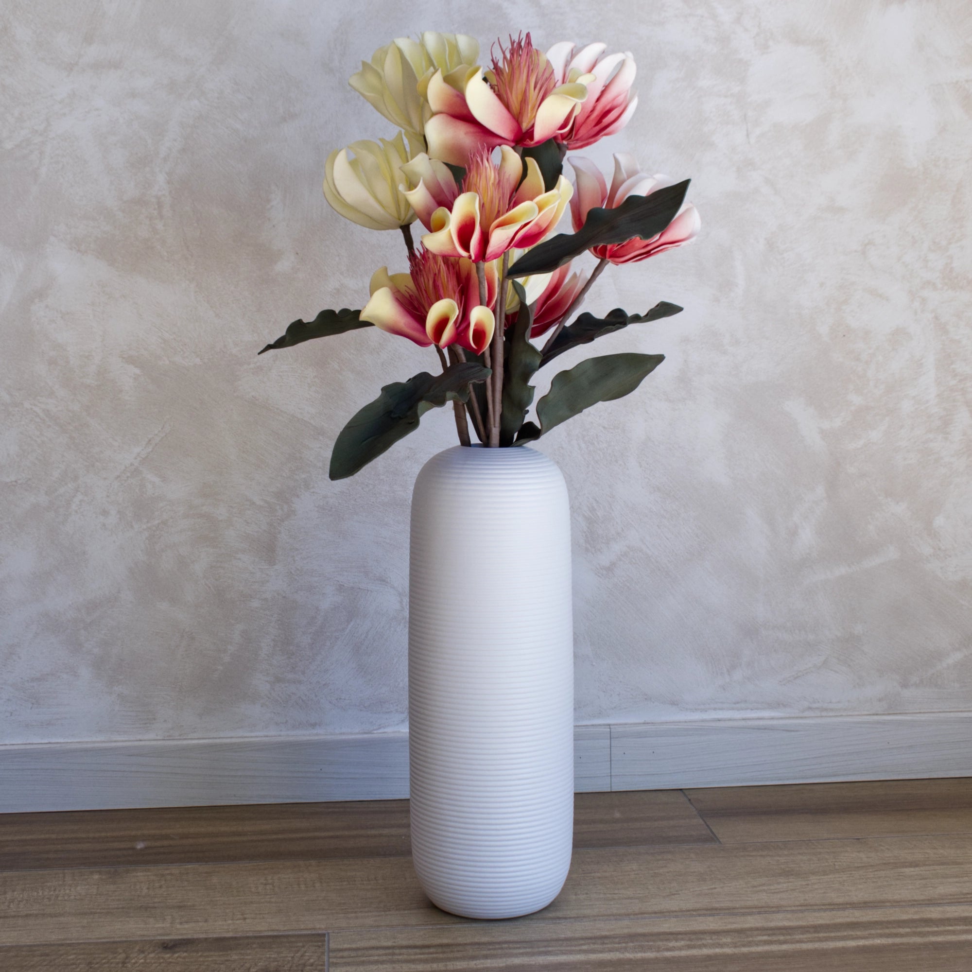 Vaso alto in ceramica bianco con design moderno – HomeAmma